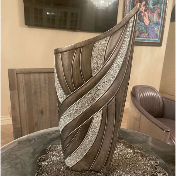 Gorgeous Metallic Silver & Crystal Vase! - Picture 1 of 17